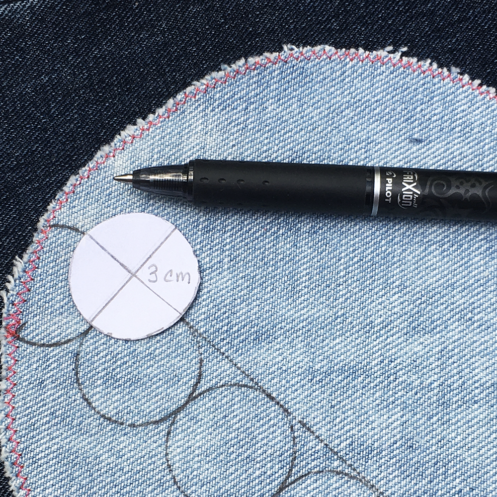Sashiko Patch Class sample with fabric, pencil. and circle pattern template 3 cm