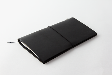 TRAVELER'S notebook Starter Kit is a customizable notebook system that will meet your needs. 